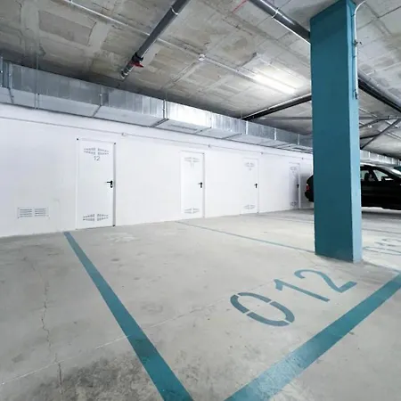 Unique For Up To 6 People At A Great Location In