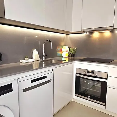 Unique For Up To 6 People At A Great Location In Apartment